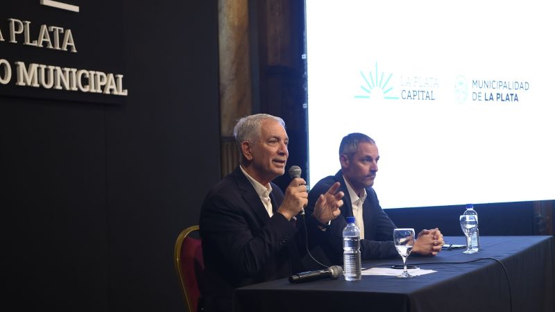 Alak presentó un plan para fortalecer la prevención y la respuesta ante emergencias en La Plata