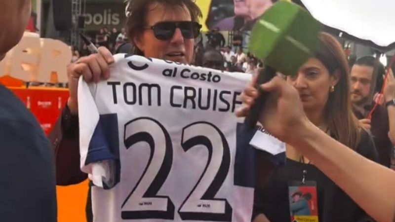 De Hollywood al Bosque: Tom Cruise recibió la camiseta de Gimnasia