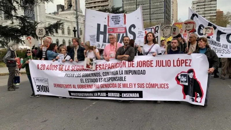 A 20 años de la desaparición de Julio López, marcharon en La Plata para reclamar su aparición