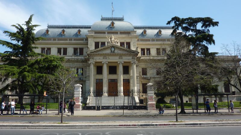 La pelea por las reelecciones de los intendentes llegó a la legislatura