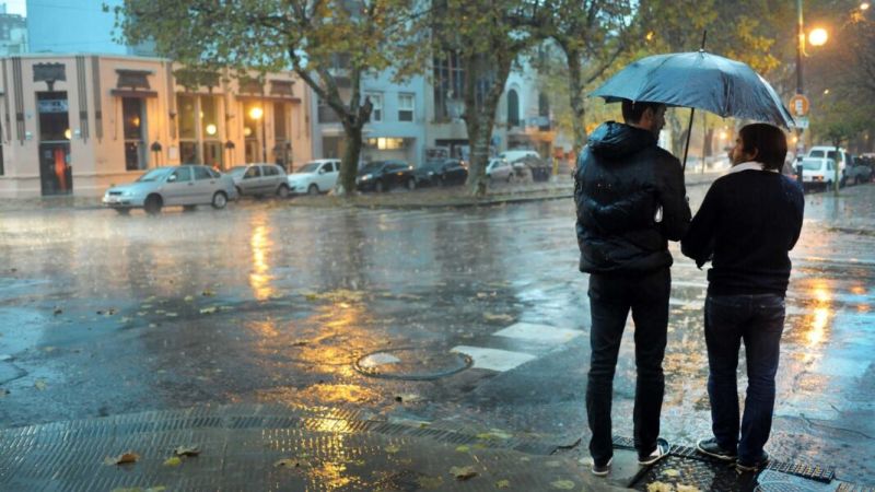 Tiempo en La Plata: un martes con lluvias y viento del sur