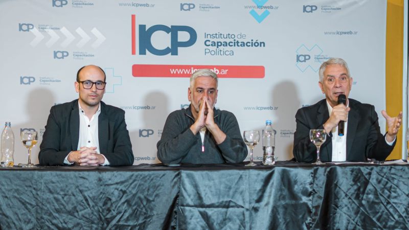 En San Nicolás, Alak pidió "trabajar la formación política, la democracia interna y la unidad"
