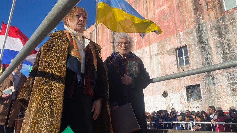 El tradicional Desembarco de los Inmigrantes volvió a reunir a cientos de personas