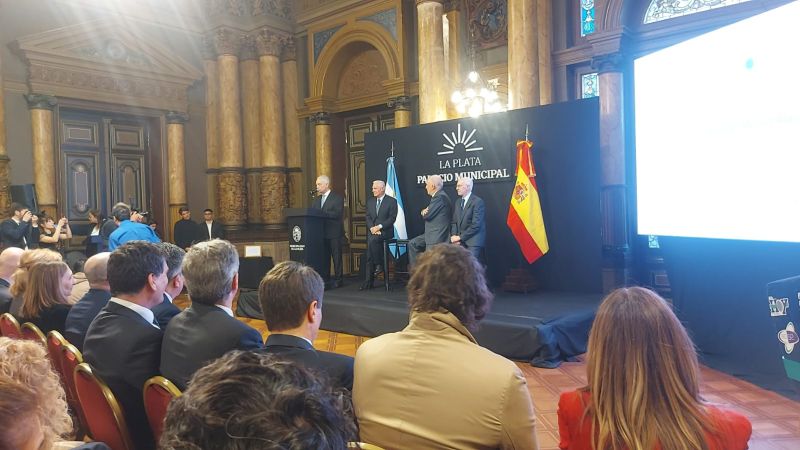 El director de la RAE en La Plata: “El derecho a comprender el lenguaje del poder”