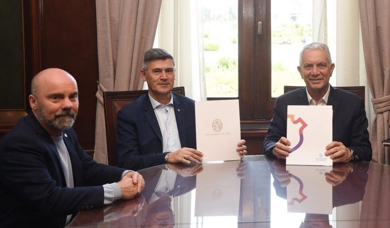 La Plata y Córdoba firmaron un acuerdo para fortalecer políticas destinadas a jóvenes y derechos humanos