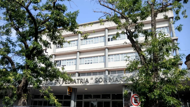 Una nena de 8 años fue atropellada por una moto en 6 y 66 y terminó en el Hospital de Niños