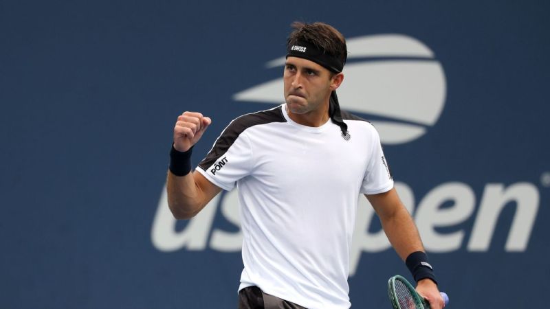 Tomás Etcheverry arrasó en el duelo argentino y se metió en los octavos del US Open