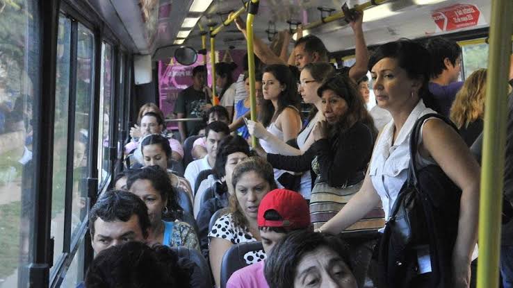 Un drama sin fin en La Plata: aumentó el boleto de micro y crecen las quejas por las demoras