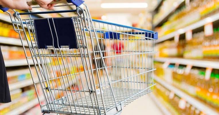 Crisis de ingresos: casi el 80% de quienes se endeudaron lo hizo para pagar alimentos, salud, tarifas y servicios