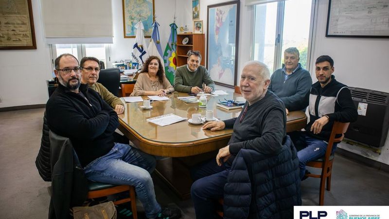 El Puerto La Plata y la UNLP avanzan con un sistema para monitorear a distancia el balizamiento del canal