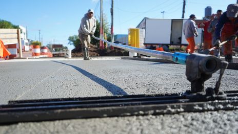 Reparan calles en cuatro barrios de La Plata: cuáles son las zonas intervenidas
