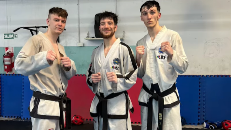 Tres taekwondistas de La Plata buscan sponsors para competir en el Mundial de España