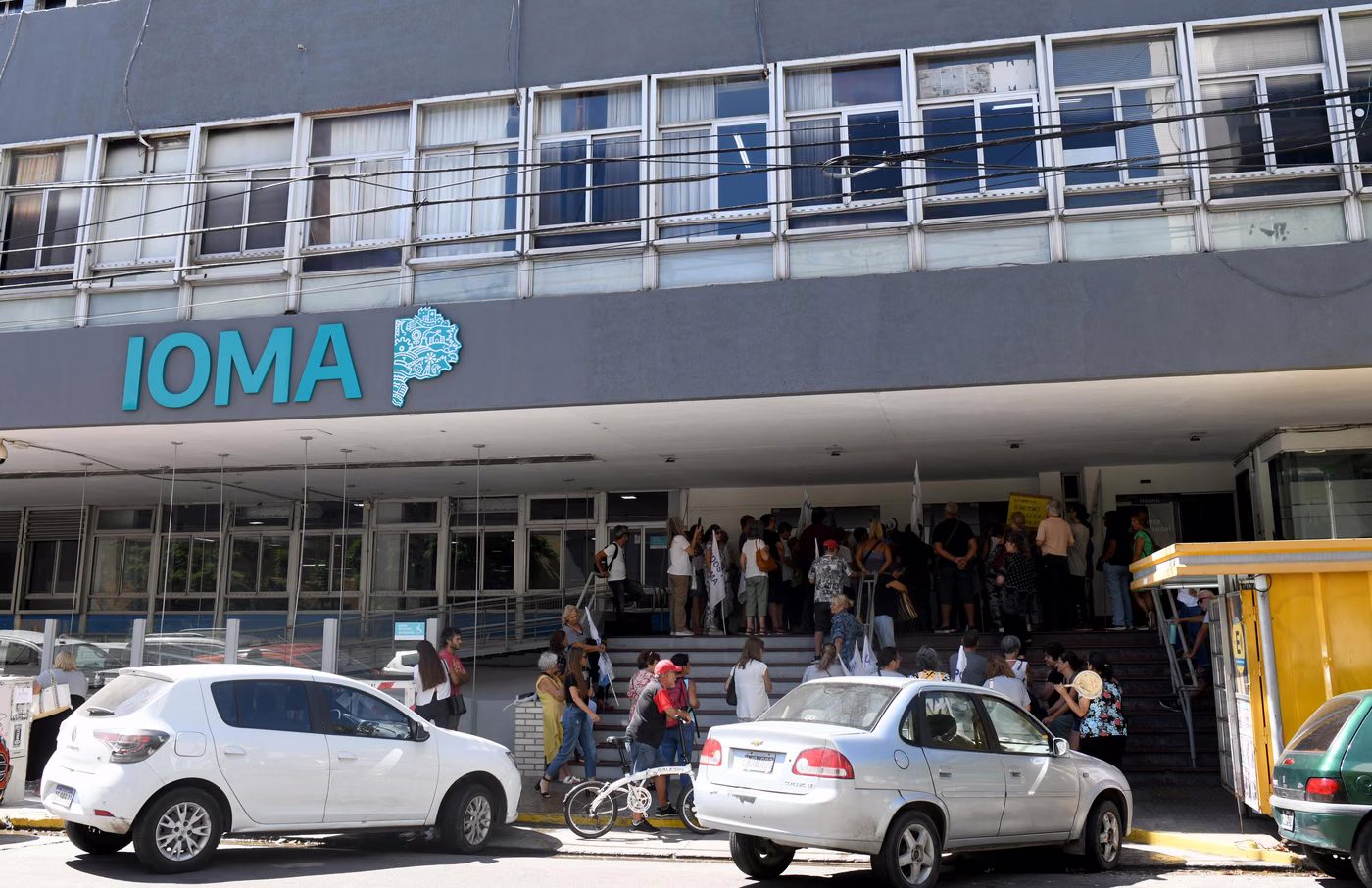 Afiliados de IOMA se movilizarán en La Plata por problemas con prestaciones y coberturas