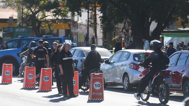 Controles en La Plata: secuestraron 220 vehículos, aprehendieron a 11 personas y detectaron 73 alcoholemias positivas