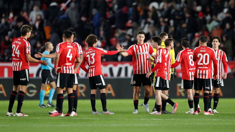 Estudiantes recibe a Instituto obligado a ganar para seguir soñando con los playoffs
