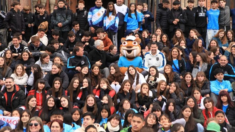 La Plata viajó a Mar del Plata con 800 jóvenes para competir en los Juegos Bonaerenses