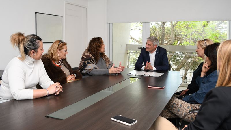 El CONICET La Plata firmó un acuerdo con empresarias locales para impulsar la capacitación y el desarrollo de las mujeres