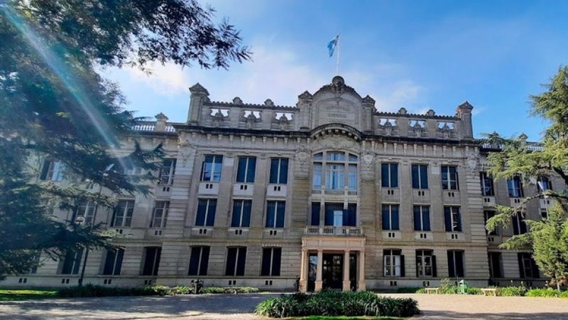 La UNLP extendió hasta el 27 de octubre la inscripción para ingresar a sus colegios en 2027