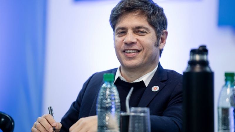 Kicillof visita General Villegas y Rivadavia con inauguraciones de obras y entrega de escrituras