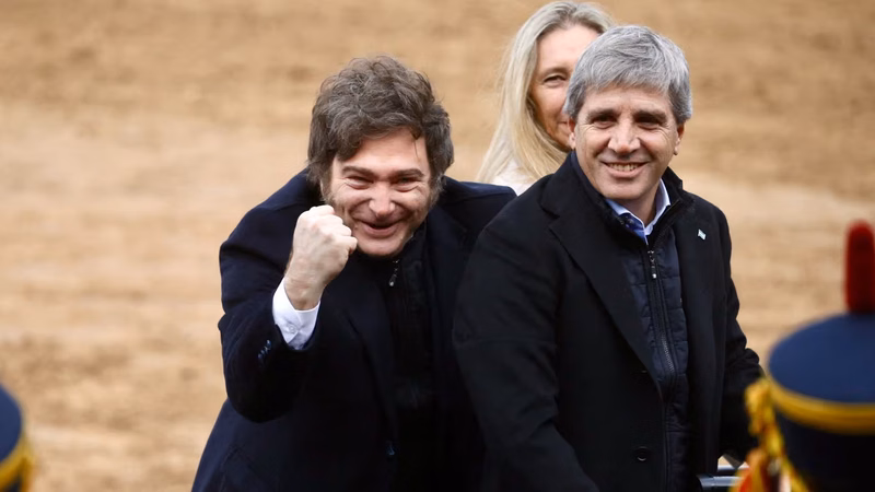 La apuesta desesperada de Milei: promete US$ 125.000 millones para evitar una corrida cambiaria