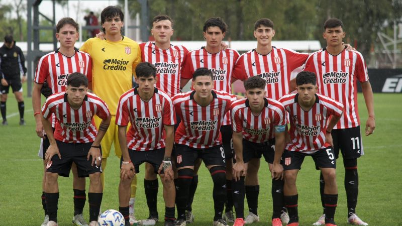 Ocho goles y un empate que dejó a Estudiantes con vida