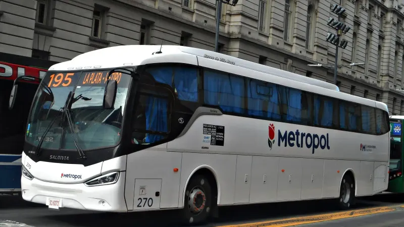La línea 195 cambió sus paradas en Retiro: dónde tomar el Costera para viajar desde CABA a La Plata