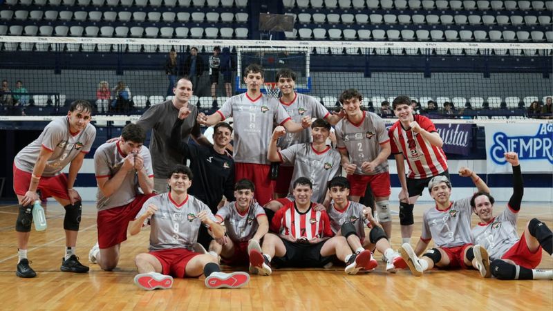 Estudiantes ganó el clásico de voley masculino y se metió en la pelea de arriba