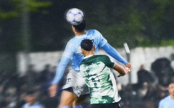 Villa San Carlos sufrió una dura goleada ante Excursionistas y complicó su camino al Reducido