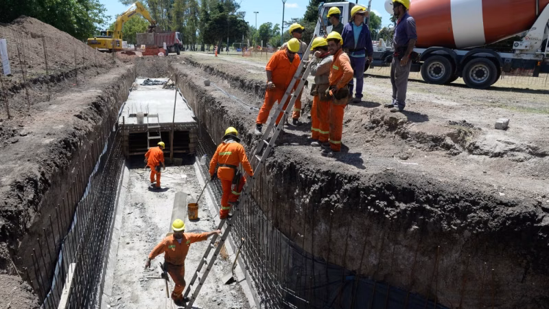 La Plata licita casi $19.000 millones para mejorar calles y sostener obras hidráulicas