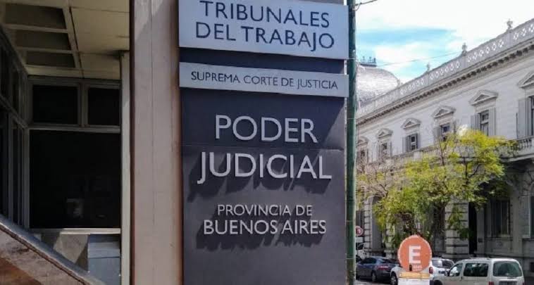 Un tribunal laboral de La Plata declaró inconstitucional el capítulo laboral del DNU de Milei