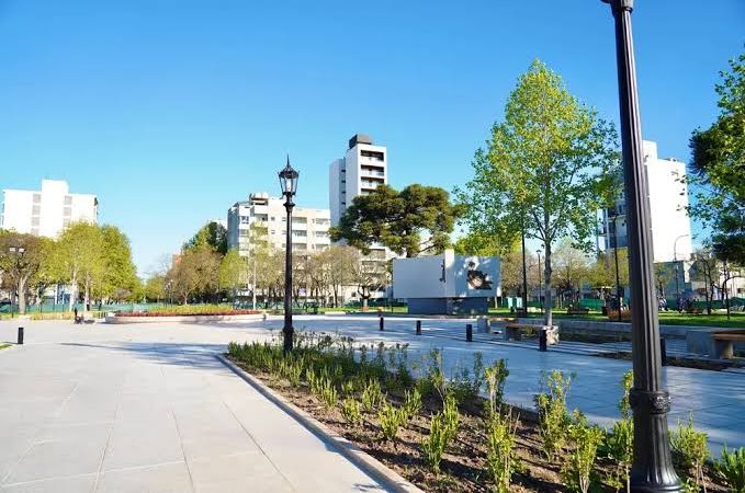 Qué sectores quedaron restringidos para estacionar en la renovada Plaza España