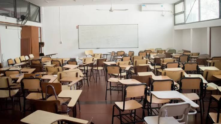 Paro en la UNLP: docentes y nodocentes profundizan el reclamo salarial y presupuestario