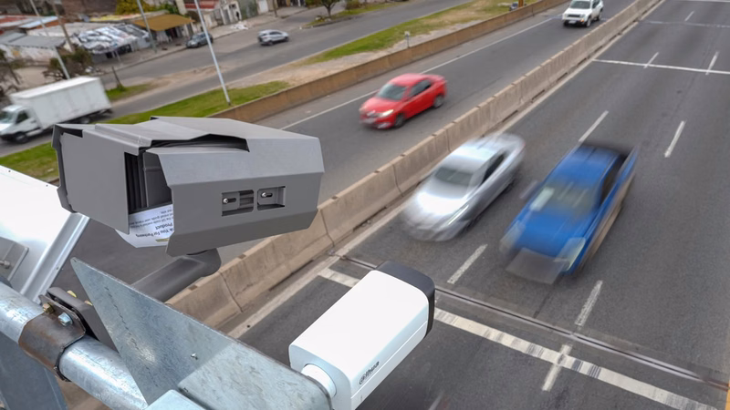 La Autopista La Plata-Buenos Aires incorporó su primer peaje sin barreras: cómo funciona