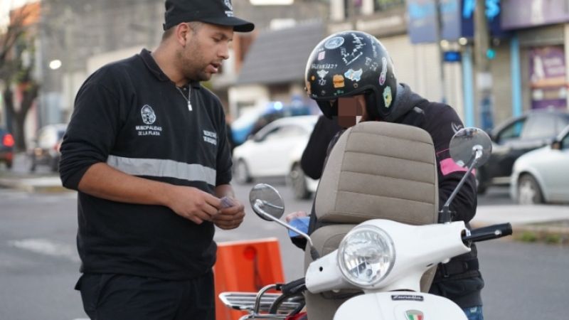 Operativos en La Plata: secuestraron 170 vehículos, detectaron 49 alcoholemias positivas y hubo 48 aprehendidos