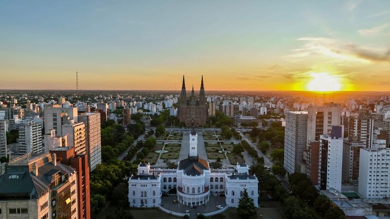 Cómo funcionarán los servicios municipales en La Plata este lunes feriado